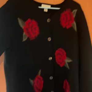Appleseeds black button up cardigan with red roses, Large